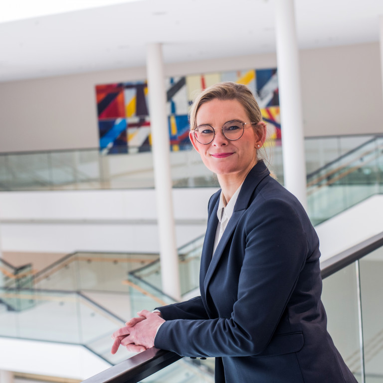Lara-Evers_Niedersaechsischer-Landtag_Foyer_2_Franz-Schepers
